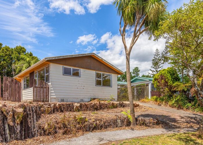  at 17 Carlton Terrace, Westown, New Plymouth