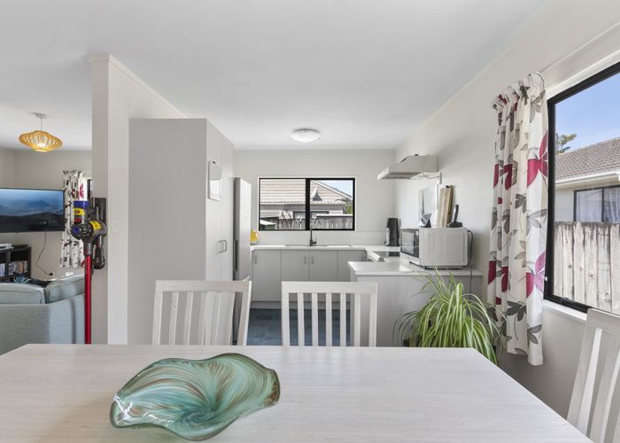  at 3/83 Glendale Road, Glen Eden, Auckland