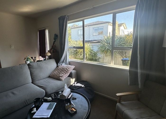  at 2/13 Clarke Road, Onehunga, Auckland City, Auckland