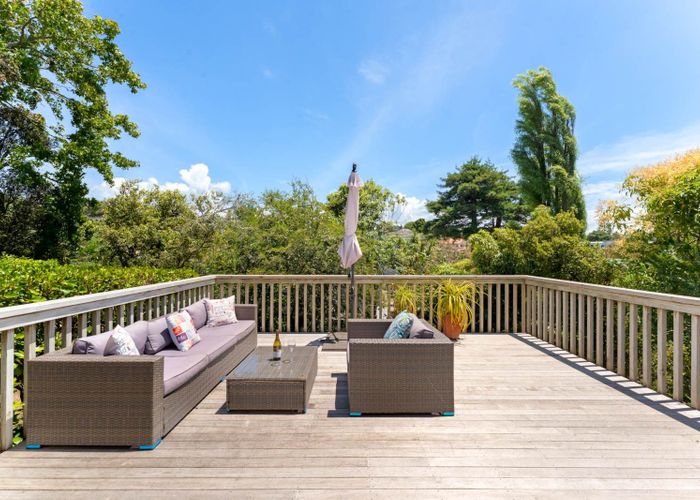  at 2/458 Beach Road, Murrays Bay, Auckland
