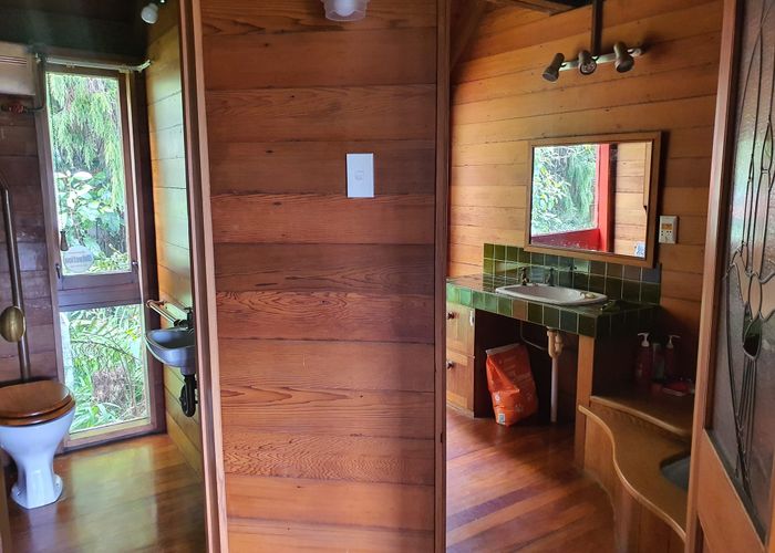  at 543 Scenic Drive, Waiatarua, Auckland
