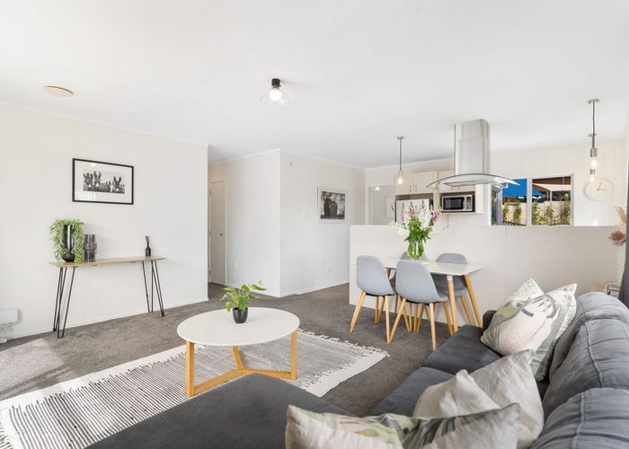  at 15B Aeroview Drive, Beach Haven, Auckland