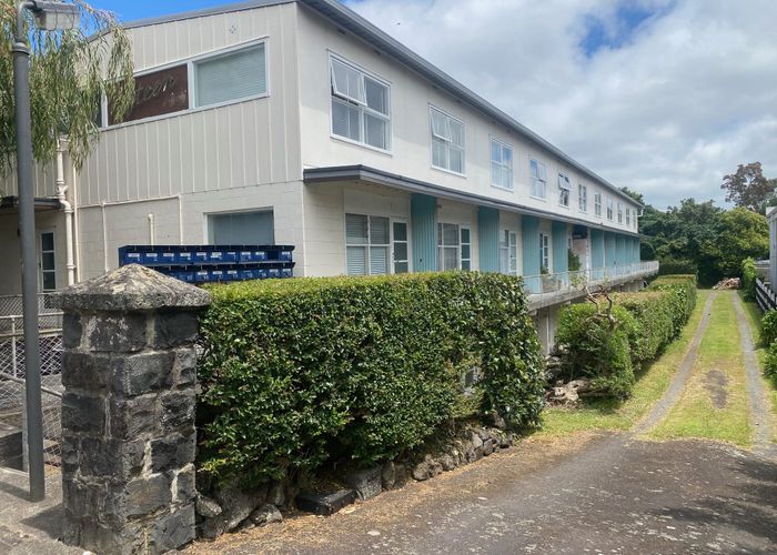  at 8/15 Esplanade road, Mount Eden, Auckland City, Auckland