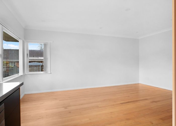  at 1/37 Tawera Road, Greenlane, Auckland