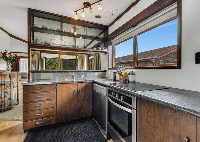  at 2/133 Parrs Cross Road, Glen Eden, Auckland