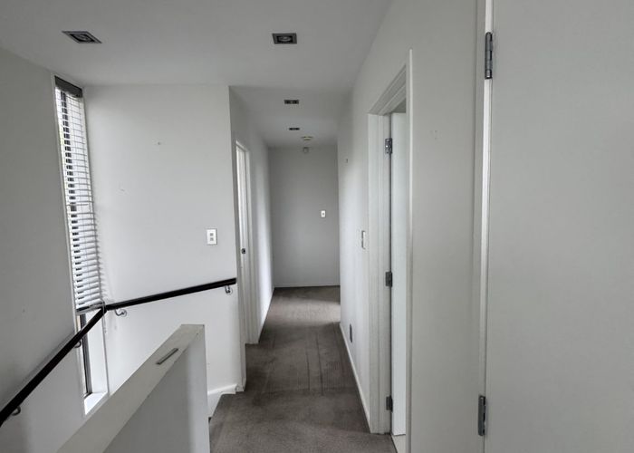  at 77 Kittiwake Drive, Schnapper Rock, North Shore City, Auckland