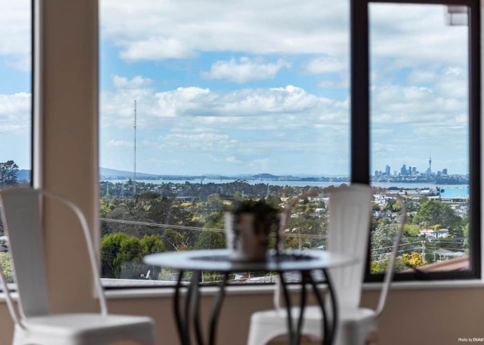  at 4 Gordon Stanley Drive, Massey, Waitakere City, Auckland