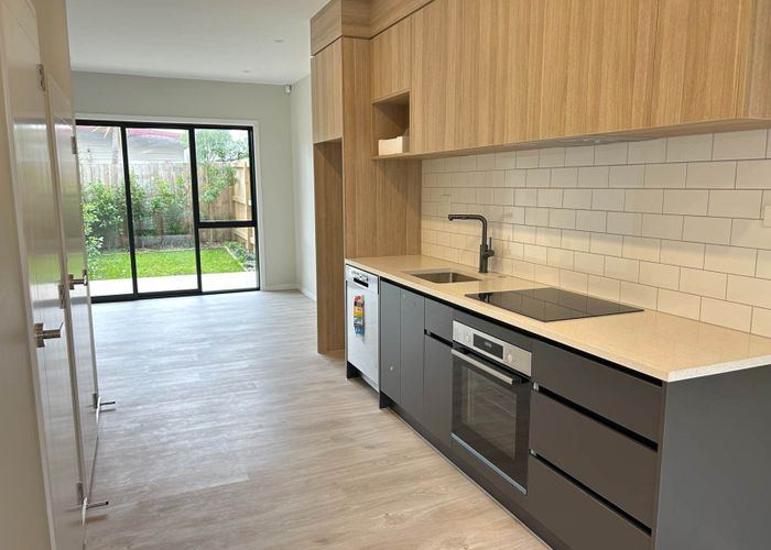  at 4/644 Te Atatu Road, Te Atatu Peninsula, Waitakere City, Auckland