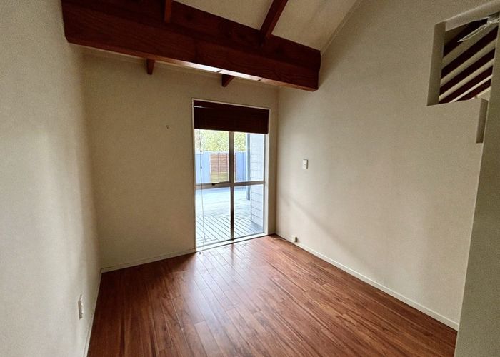  at 1 Gosford Drive, Botany Downs, Manukau City, Auckland