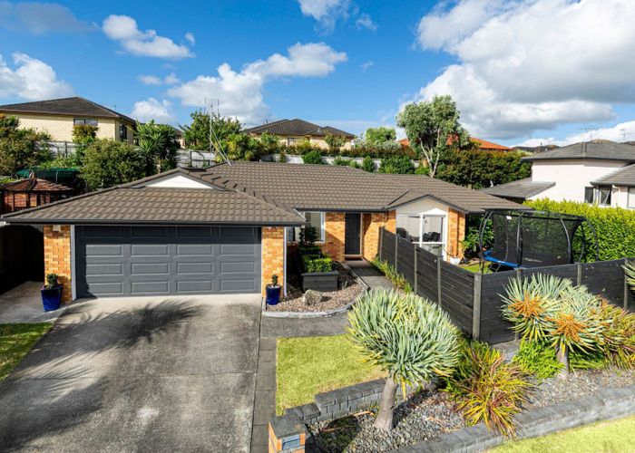  at 7 Thomas Hamer Place, Greenhithe, Auckland