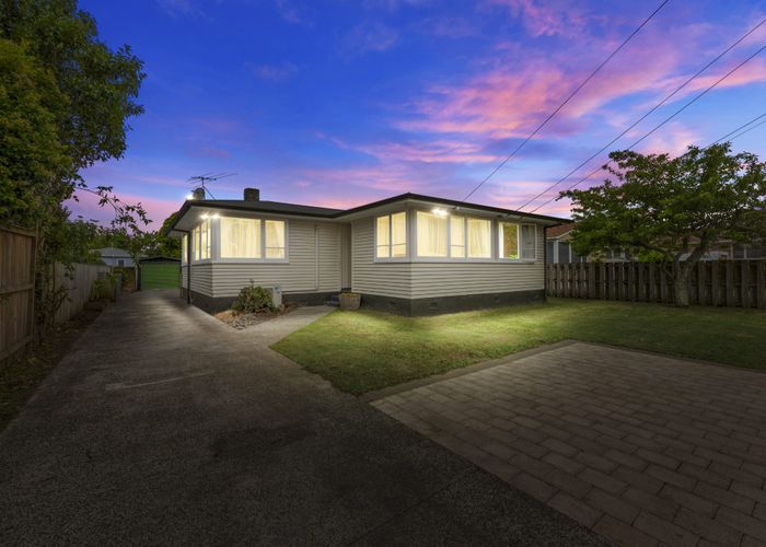  at 17 Muir Avenue, Mangere Bridge, Auckland