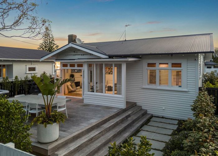  at 16 Walmer Road, Point Chevalier, Auckland City, Auckland