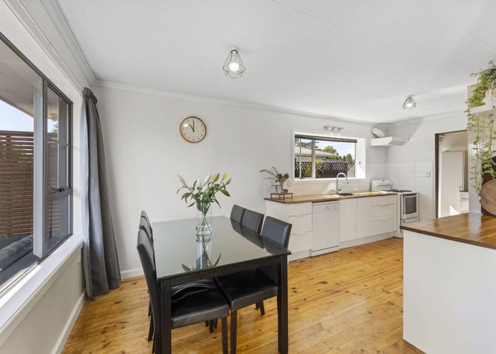  at 17 Woodend Road, Woodend, Woodend