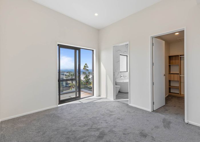 at 4E Rahopara Street, Castor Bay, North Shore City, Auckland