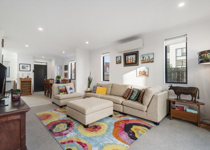  at 8 Harlow Crescent, Glen Innes, Auckland