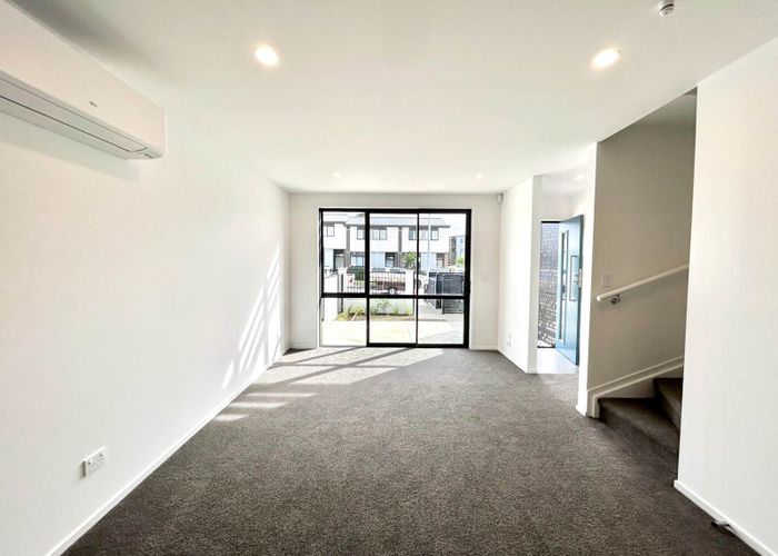  at 8 Cessna Crescent, Mangere, Manukau City, Auckland
