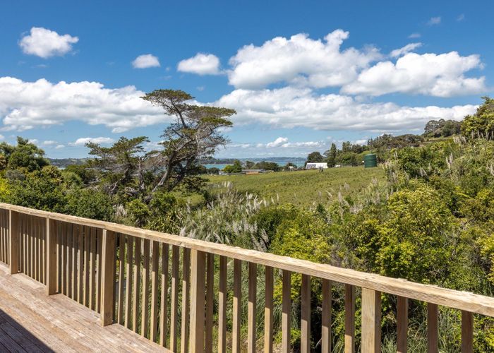  at 33 Tahatai Road, Oneroa, Waiheke Island, Auckland