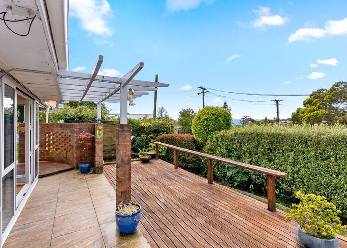  at 27 Colmar Road, Mellons Bay, Manukau City, Auckland