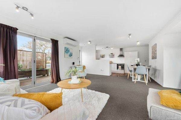  at 686 Te Atatu Road, Te Atatu Peninsula, Auckland