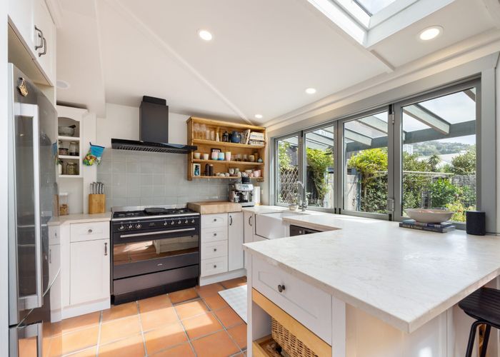  at 4 Stoke Street, Sumner, Christchurch City, Canterbury