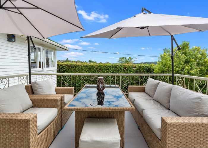  at 11 Winifred Avenue, Bayview, Auckland