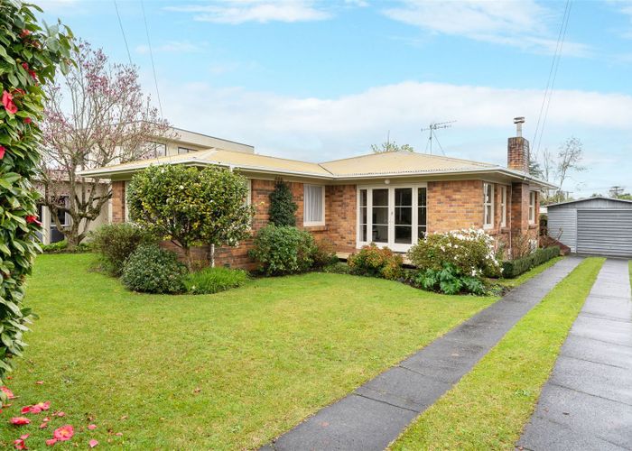  at 15 De Vere Crescent, Chartwell, Hamilton