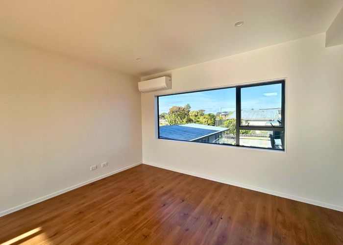  at 723E Massey Road, Mangere, Auckland