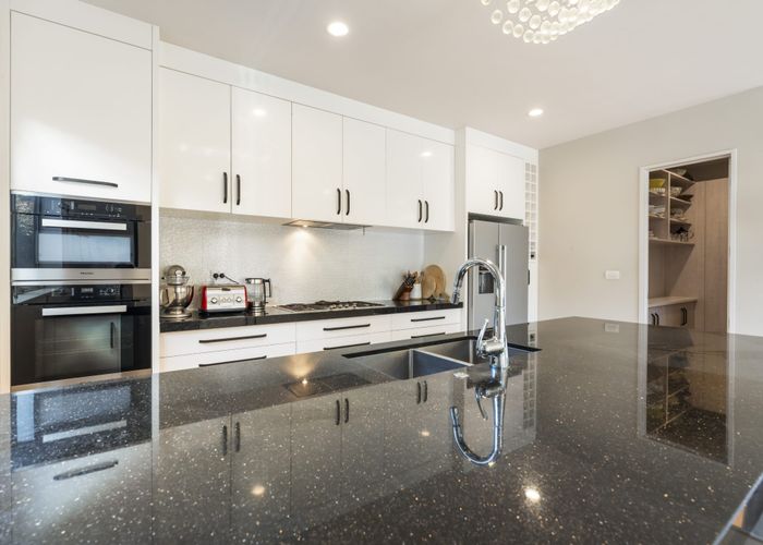  at 33 Caldera Drive, Long Bay, Auckland