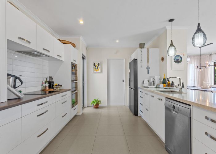  at 11 Mahoe Glade, Patumahoe, Pukekohe