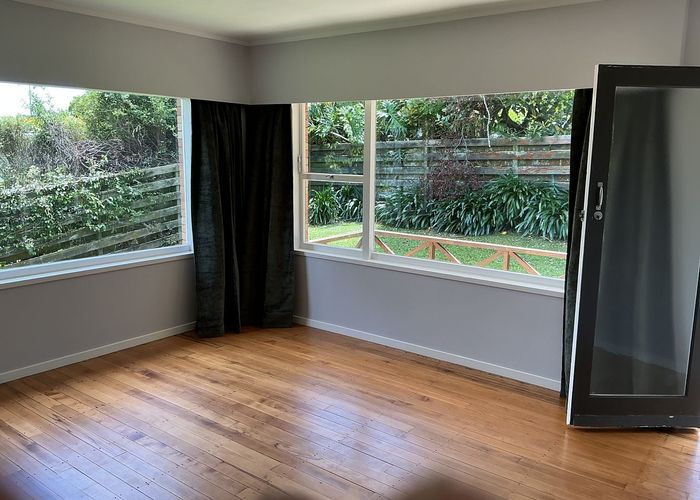  at 2/30 Sunnynook Road, Sunnynook, North Shore City, Auckland
