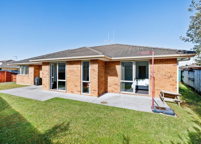  at 5 Parkside Drive, Huntington, Hamilton