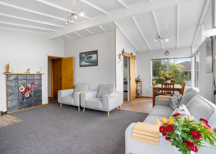  at 51 Rosewarne Crescent, Glendene, Auckland