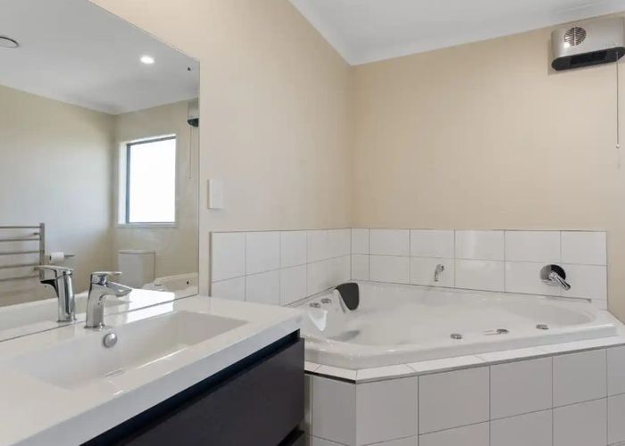  at 8 St Johns Heights, Otamatea, Whanganui, Manawatu / Whanganui