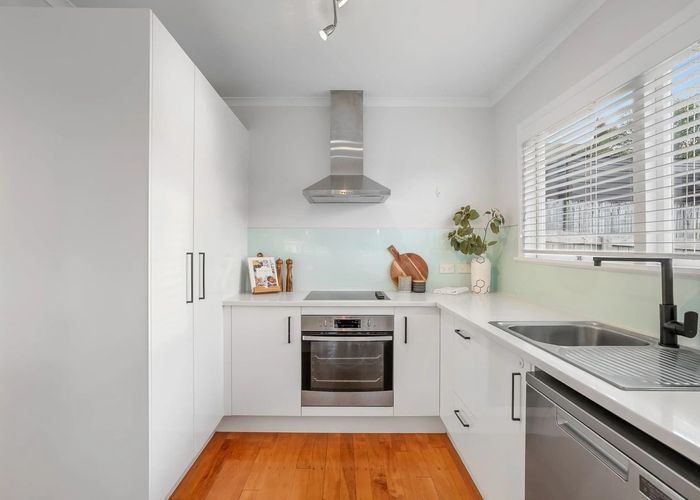  at 8 Beswick Place, Birkdale, North Shore City, Auckland