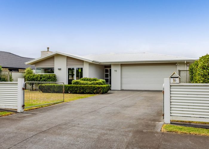  at 16 Egmont Street, Patea, South Taranaki, Taranaki
