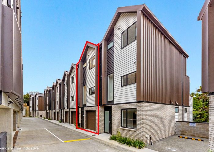  at 8 Meadowbank Road, Meadowbank, Auckland City, Auckland