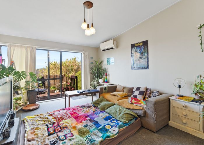  at 1 & 2/135 Glenfield Road, Hillcrest, North Shore City, Auckland