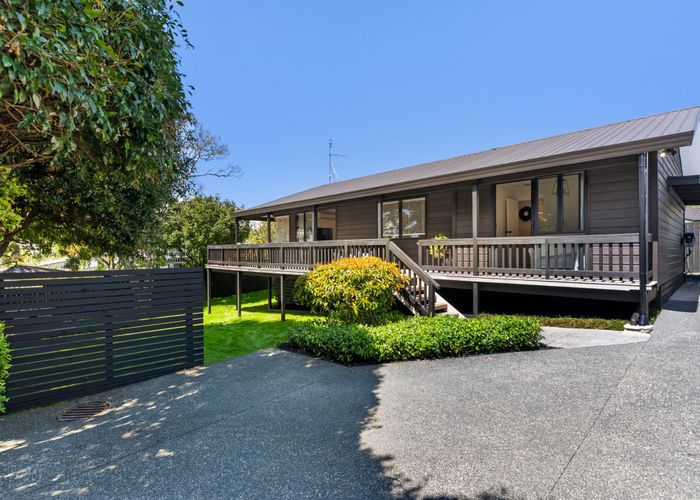  at 1/24 Golf Road, New Lynn, Auckland