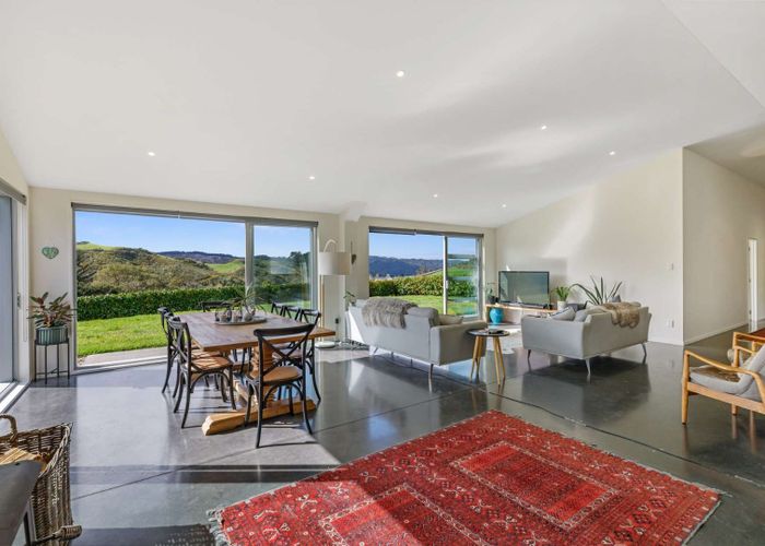  at 4 Bridle Way, Papakura