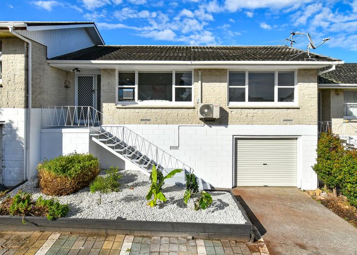  at 2/50 Pilkington Road, Mount Wellington, Auckland