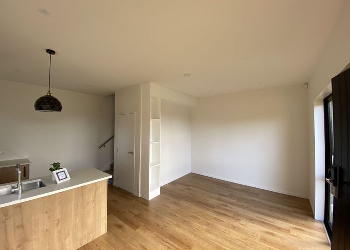  at 2/9 Schnapper Rock Road, Greenhithe, North Shore City, Auckland