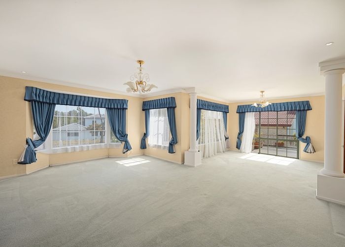  at 2/2 Hobie Court, West Harbour, Waitakere City, Auckland