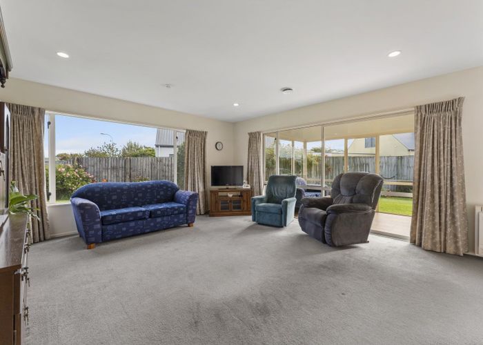  at 17 Seascape Gardens, Bromley, Christchurch
