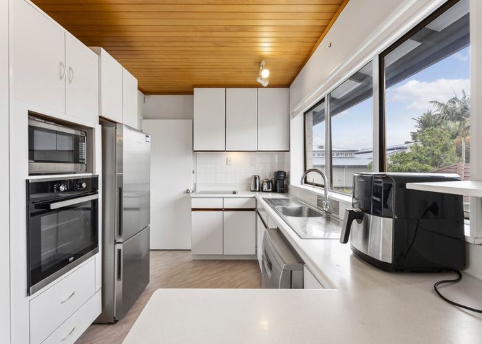  at 1/303 Point Chevalier Road, Point Chevalier, Auckland City, Auckland