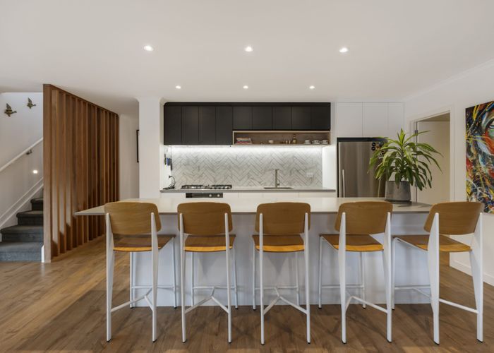  at 6A Valley View Road, Glenfield, Auckland