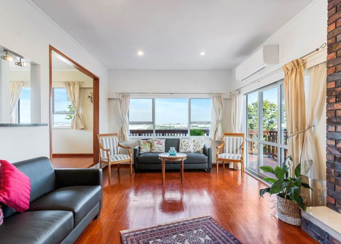  at 42&42A Ellesmere Crescent, Pakuranga Heights, Manukau City, Auckland