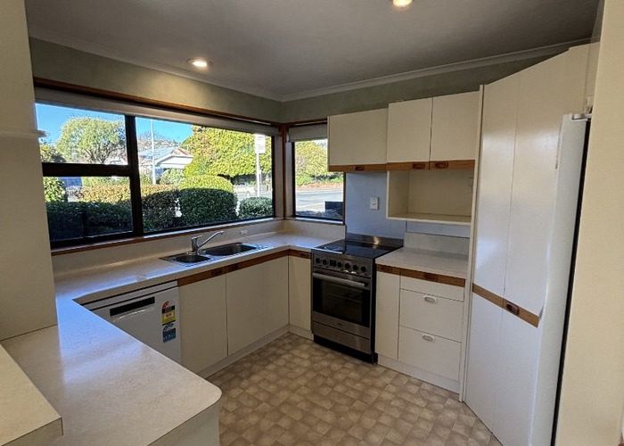  at 2b Thorrington Road, Cashmere, Christchurch City, Canterbury