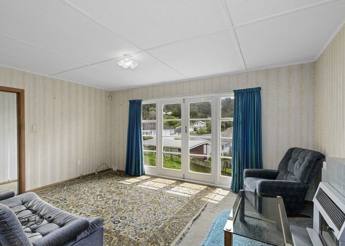  at 7 Thomson Grove, Stokes Valley, Lower Hutt