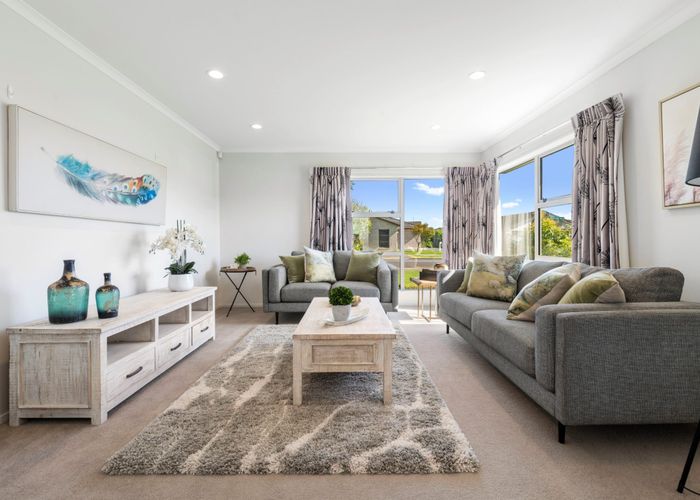  at 12 Strathaven Road, Wattle Downs, Auckland