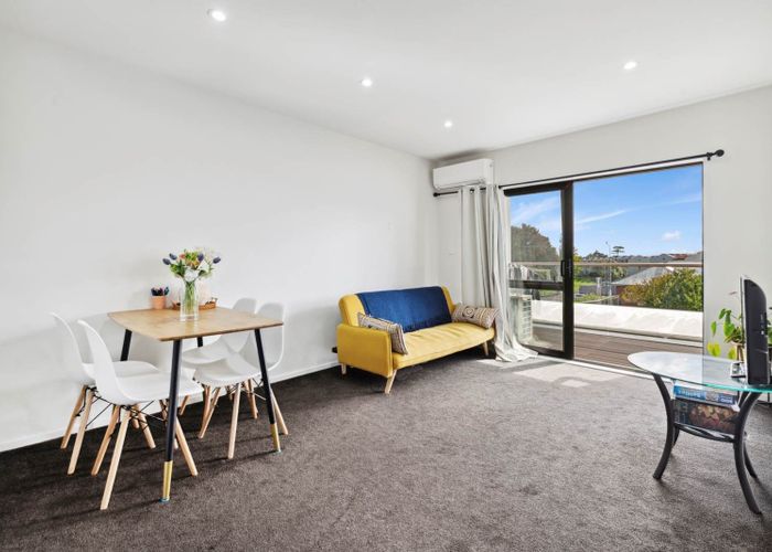  at 102/4 Richards Avenue, Papatoetoe, Manukau City, Auckland